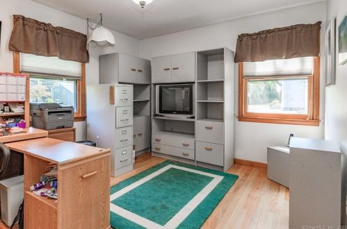 155 Greenbriar Rd, Meriden CT 06450-6810 exterior