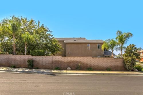 765 Windbound Ave, Beaumont CA  92223-7098 exterior