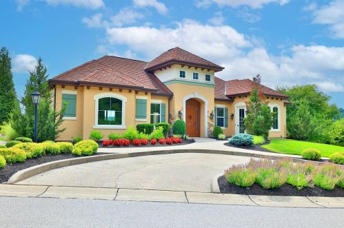 2485 Rolling Hills Dr, Covington KY  41017-5149 exterior