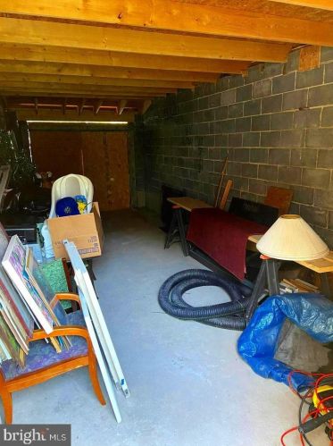 1216 Derry St, Harrisburg PA 17111-1141 exterior