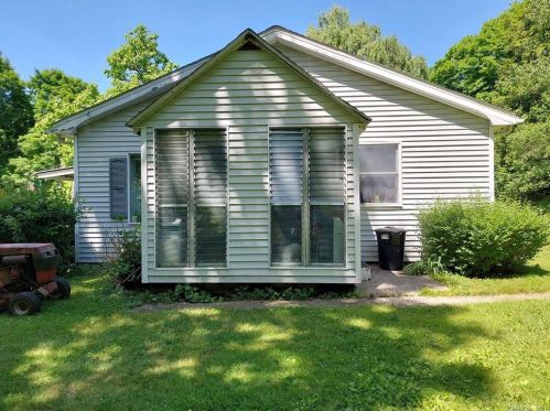 373 Bingham Rd, Marlborough, NY 12542-5903