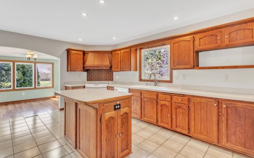 786 Decorah Rd, West Bend WI  53095-8112 exterior