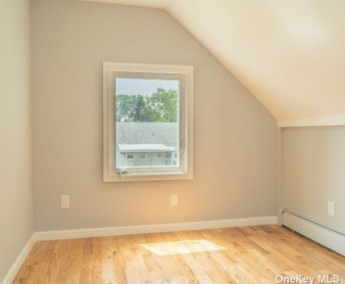 209 Costar St, Westbury NY  11590-3605 exterior