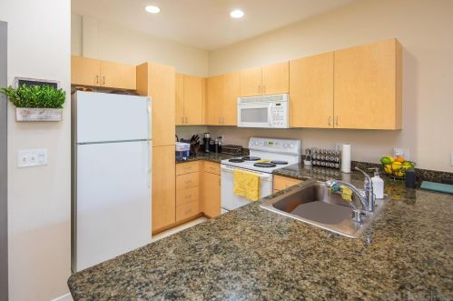 1501 Front St, San Diego CA  92101-2973 exterior