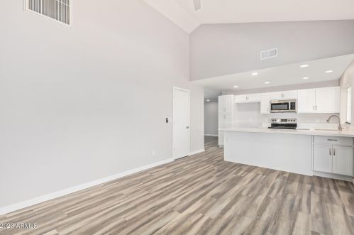 12632 50th Dr, Glendale AZ  85304-2004 exterior