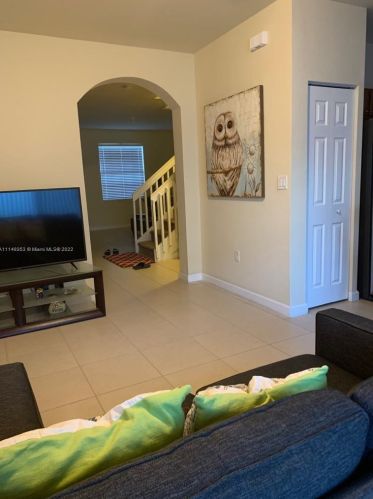 8881 35th Pl, Hialeah, FL 33018-4625