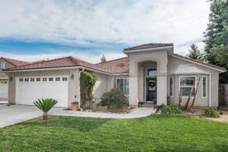 5674 Erin Ave, Fresno, CA 93727-6153