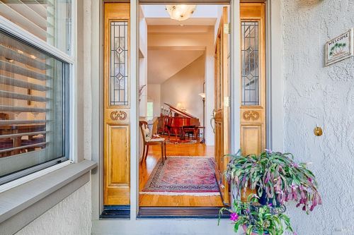 6300 Meadowridge Dr, Santa Rosa, CA 95409-5839