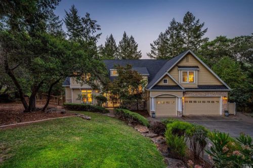 2836 Canyonside Dr, Santa Rosa, CA 95404-1653