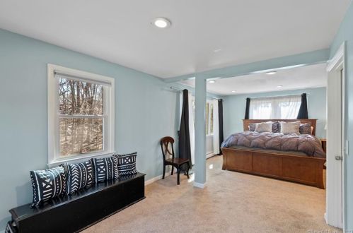 54 Piping Rock Dr, Waterbury CT  06706-2425 exterior