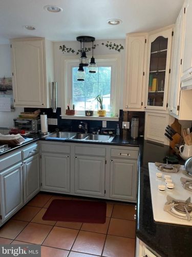 109 Parry Rd, Riverton NJ  08077-3883 exterior