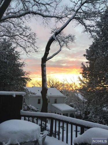 960 Lincoln Pl, Teaneck NJ  07666-2608 exterior