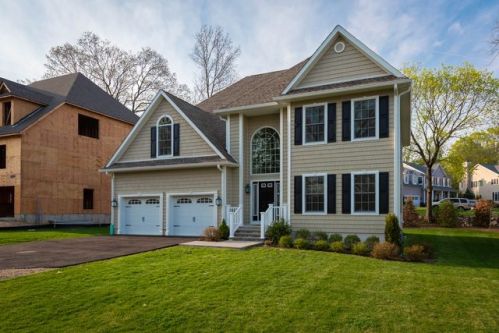 19 Walnut Ridge Rd, Stamford, CT 06905-3033