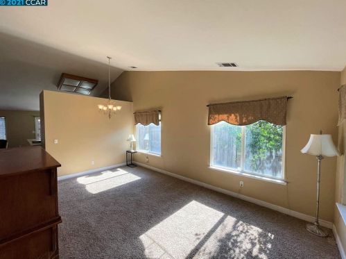 1221 Walnut Meadows Dr, Oakley CA  94561-6000 exterior