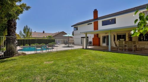 2032 Coolcrest Ave, Upland CA 91784-1242 exterior