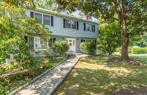 40 Park Dr, Crotonville, NY 10562-3926