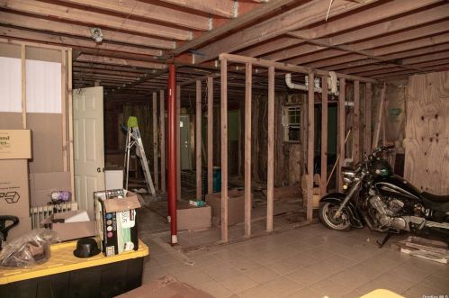 160 Allwood Ave, Central Islip NY  11722-3314 exterior