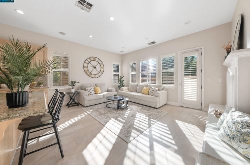 1733 Campanula Dr, San Ramon CA  94582-5155 exterior