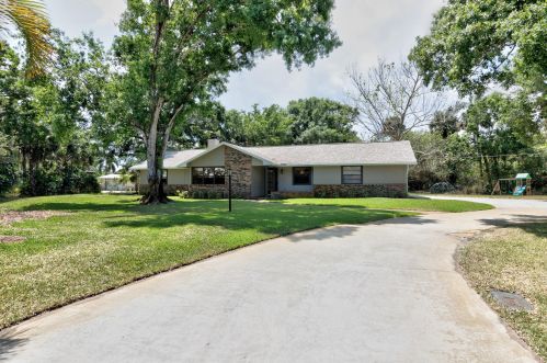 2245 47th Ter, Vero Beach, FL 32966-2178