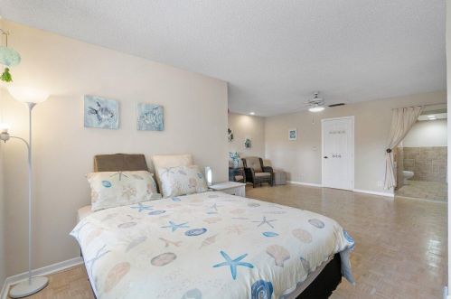 21092 Las Brisas Cir, Boca Raton FL  33433-4820 exterior