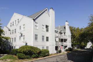 7 Amethyst Ln, Paterson NJ  07501-3364 exterior