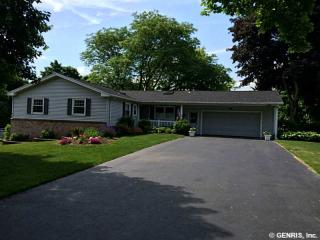 28 Saxony Rd, Pittsford, NY 14534-3050