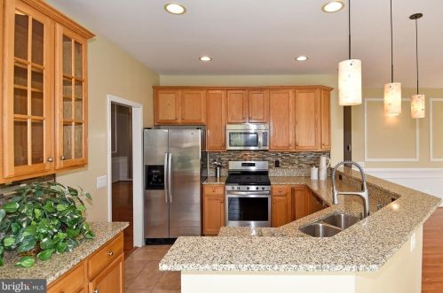 6022 Slippery Rock Rd, Haymarket VA  20169-3312 exterior