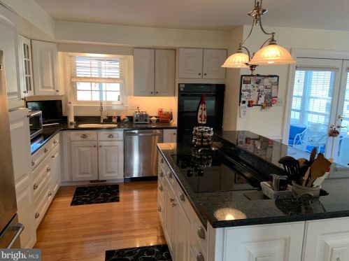 1615 Heebner Way, Lansdale PA 19446-4317 exterior