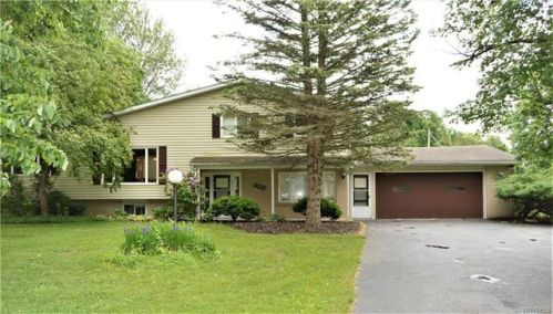 11849 Boncliff Dr, Townline, NY 14004-9456