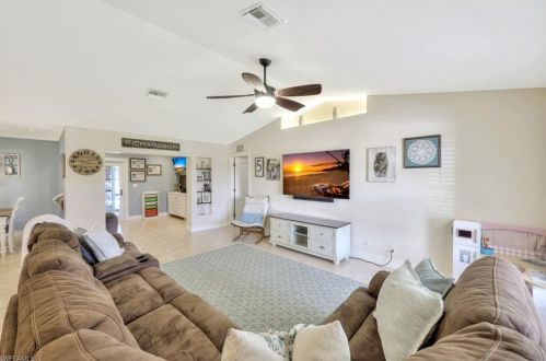 4604 Ida Ave, Lehigh Acres, FL 33971-9405