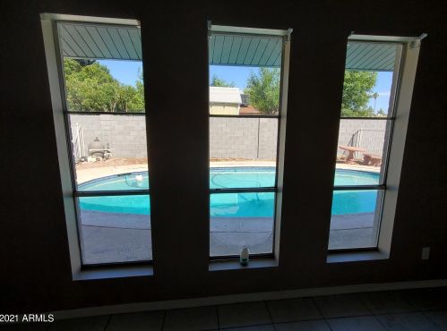 12603 37 Ave, Phoenix AZ 85053-2804 exterior