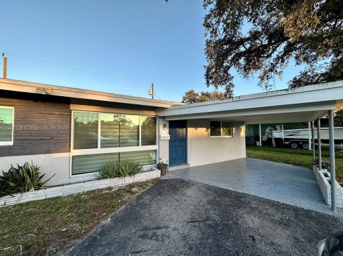 2231 57th Way, Hollywood FL  33021-3828 exterior