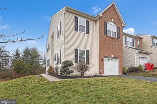 67 Green View Dr, Pottstown, PA 19464-7501