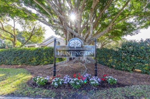 6617 Ilex Cir, Naples, FL 34109-6810