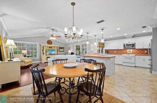 342 Knotty Wood Ln, West Palm Beach FL  33414-7807 exterior