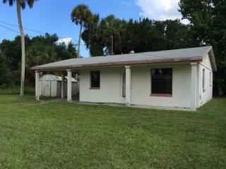 302 Adele St, Edgewater, FL 32132-2101