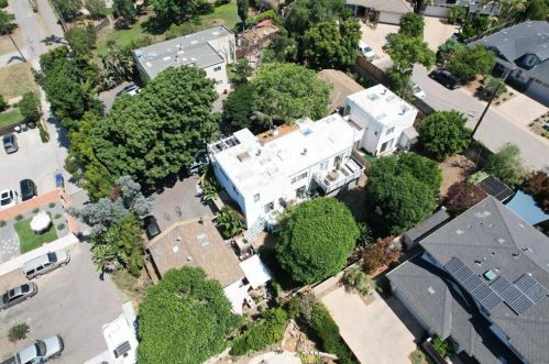 273 Hillcrest Dr, Encinitas CA 92024-1562 exterior