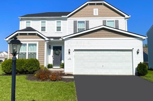 136 Halcyon Dr, Pataskala, OH 43062