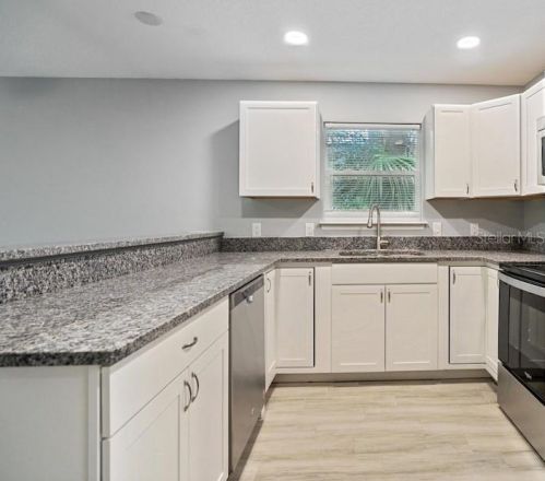 561 Live Oak Ave, Daytona Beach FL  32114-4846 exterior