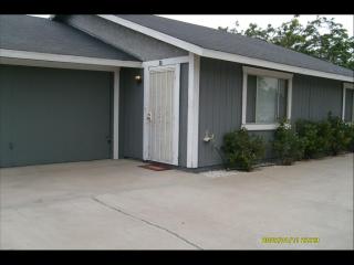 14005 Spruce St, Hesperia, CA 92345-8073