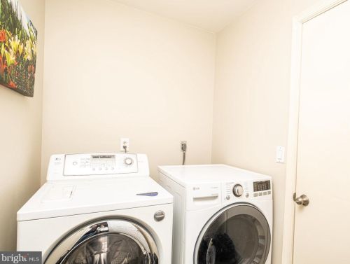 206 Wingate Pl, Leesburg VA 20175-2531 exterior