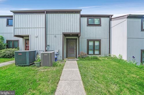 8 Wyndham Ct, Downingtown, PA 19335-1115