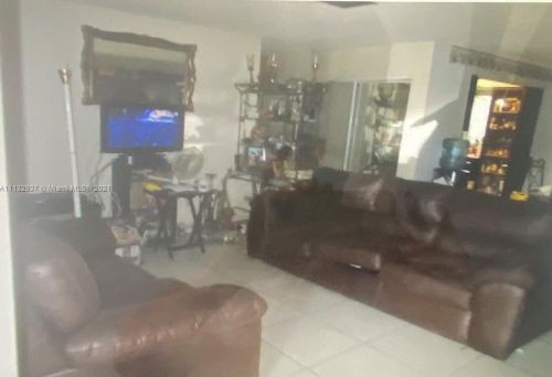 2716 Navajo Ave, Fort Pierce, FL 34946-1731