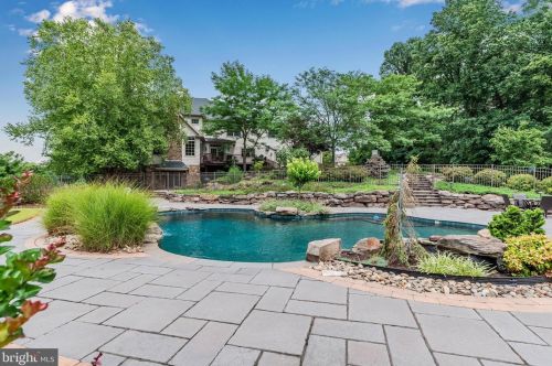 644 Southridge Dr, Navy Sup Dpt PA  17055-6025 exterior