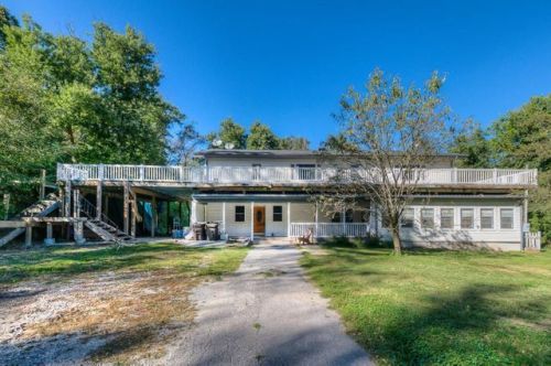 20926 Hillsboro Ln, Crescent, IA 51526-4070