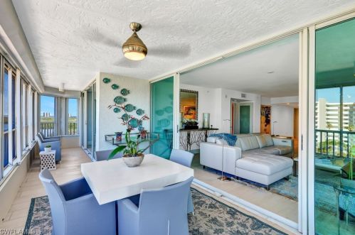 25 Bluebill Ave, Naples FL  34108-1795 exterior