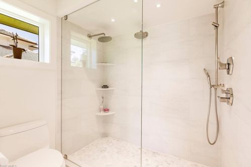 579 Neapolitan Way, Naples FL  34103-8567 exterior