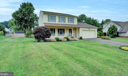 126 Timber Ln, Hanover, PA 17331-9210