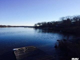 1465 Harbor Ln, Nassau Point, NY 11935-1429