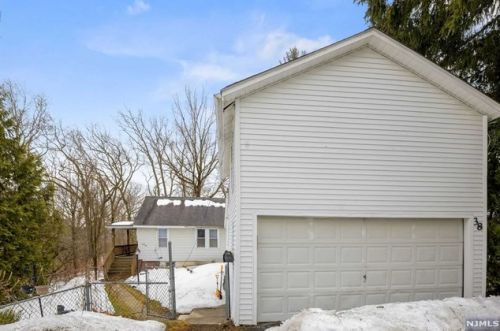 38 Sterling St, Wharton NJ  07885-2105 exterior